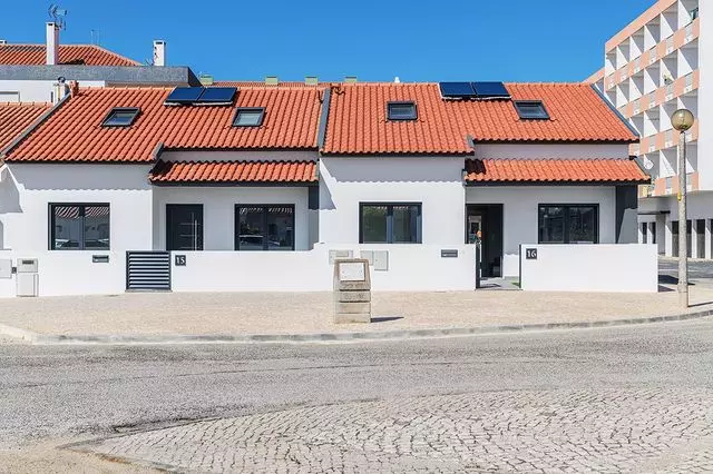 House in Santa Cruz, Portugal